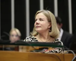 Gleisi planeja deixar governo Lula para disputar eleição em 2026 - Imagem