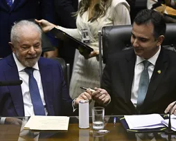 Lula convence Pacheco e senador topa candidatura ao governo - Imagem