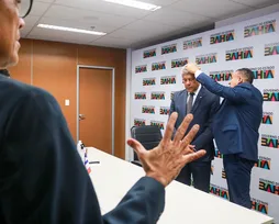 Visita de pastores a Jerônimo alimenta rumor de racha do Republicanos com a oposição - Imagem