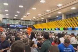 Aeroporto cancela mais de 150 voos após forte ventania - Imagem