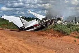Avião com deputado federal faz pouso de emergência e pega fogo - Imagem