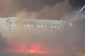 Avião é evacuado após incêndio em esteira de bagagem em Guarulhos - Imagem