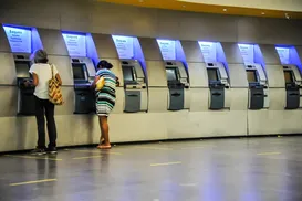 Banco do Brasil fecha 1.557 agências físicas em dez anos - Imagem