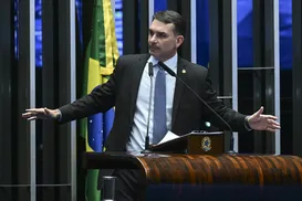 Bolsonaro "moderado": Flávio busca apoio de ex-aliados para disputar presidência - Imagem