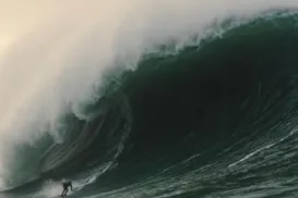 Brasileiro pode assumir posto de maior onda surfada - Imagem