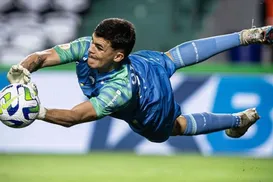 Briga com o Flamengo e multa de R$ 193 milhões: Bahia busca novo goleiro - Imagem