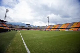 Briga entre torcidas em estádio deixa quase 60 feridos - Imagem