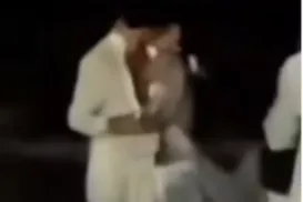 Bruna Marquezine e Shawn Mendes dão beijão no Ano Novo; vídeo - Imagem