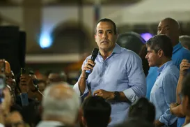 Bruno vai buscar unir oposição após anúncio de Flávio Bolsonaro - Imagem