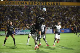 Campeão da Copa do Brasil precisa vender ônibus em meio a crise - Imagem