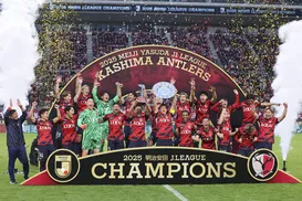 Campeão e artilheiro: Ex-Vitória brilha com 21 gols no Japão - Imagem