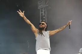 Cantor Rael é assaltado e tem moto levada em parque famoso - Imagem