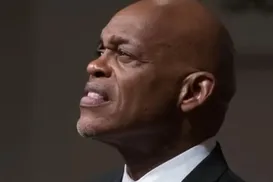 Cantor famoso é esfaqueado até a morte e filho é o principal suspeito - Imagem