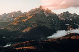 Cantor morre durante trilha em montanha após aniversário - Imagem