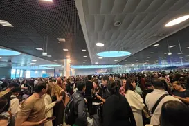 Caos na imigração de Lisboa afeta brasileiros e leva Portugal a suspender novo sistema - Imagem