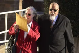 Chefe de necrotério da Harvard é condenado por vender partes de corpos - Imagem