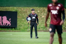 Com retorno, Vitória relaciona 23 atletas para jogo com o Mirassol - Imagem