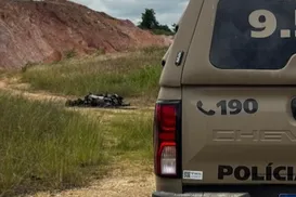 Corpo carbonizado é encontrado amarrado a moto no interior da Bahia - Imagem
