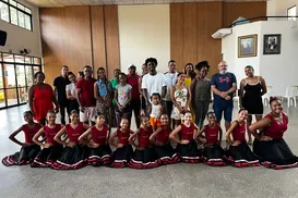 Dança que acolhe: projeto gratuito leva ballet a crianças de Salvador - Imagem