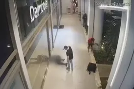 Dono de carro de luxo mata vigilante de shopping após discussão - Imagem