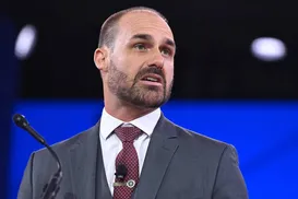 Eduardo Bolsonaro ataca PL após cassação: "Não é partido político" - Imagem