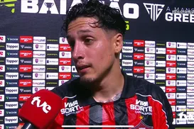 Eleito craque do jogo, Kike Saverio lamenta novo empate do Vitória - Imagem