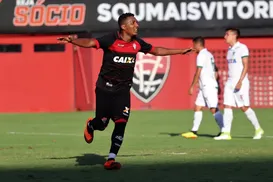 Ex-Vitória e Seleção Brasileira fica sem time após 2 anos fora do país - Imagem