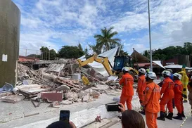 Explosão na orla de Madre de Deus destrói complexo de barracas - Imagem