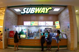 Falindo? Grande rede de fast food é vendida por R$ 51,84 bilhões - Imagem