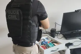 Fotógrafo é acusado de atrair modelos para vender nudes em sites adultos - Imagem