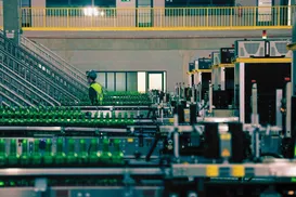 Gigante das bebidas inaugura megafábrica e vai gerar 400 empregos - Imagem