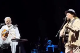 Gilberto Gil se emociona com homenagem de Geraldo Azevedo; vídeo - Imagem