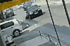 Homem é preso por tentar matar a própria filha arrastada de carro - Imagem