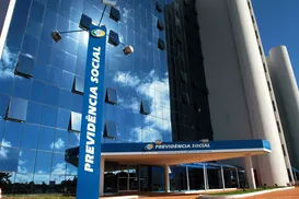 INSS suspende 4 bancos do consignado; aposentados e pensionistas em alerta - Imagem