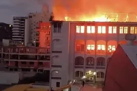 Incêndio atinge colégio centenário e mobiliza bombeiros por horas - Imagem