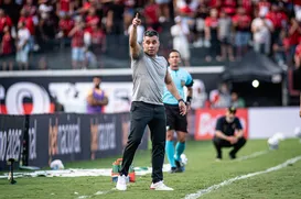 Jair Ventura desabafa sobre compromisso no Vitória: "Contrato da vida" - Imagem