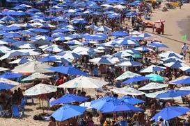 Kits no Porto da Barra só podem ser colocados com aval de banhistas - Imagem