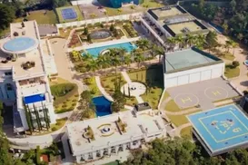 Mansão com 18 quartos: a casa luxuosa de apresentadora famosa - Imagem