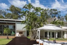 Mansão de Huck e Angélica tem 1.500m² de área, 16 quartos e vale R$ 40 milhões - Imagem