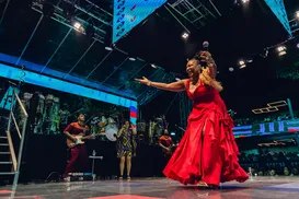 Margareth Menezes celebra 25 anos de álbum com show em Salvador - Imagem