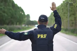 Motorista é flagrado com CNH vencida há 21 anos - Imagem