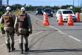 Mulher morre em acidente durante viagem em família em rodovia baiana - Imagem