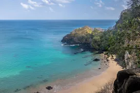O paraíso brasileiro onde o azul do mar parece impossível de ser real - Imagem