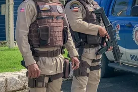 PM alvo de operação morre após roubar viatura e tentar fugir da polícia - Imagem