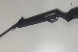 Pai atira acidentalmente em filho de 11 anos com espingarda na Bahia - Imagem