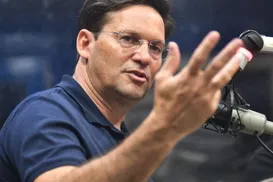 “Perseguidos políticos”, diz Roma após cassação de Eduardo e Ramagem - Imagem