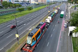 Primeiro trem do VLT é entregue em Salvador e promete 80km de trilhos - Imagem