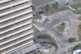 Quatro são presos em ação contra furtos na antiga sede dos Correios - Imagem