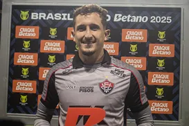 Vitória costura permanência de goleiro e pode envolver volante; veja - Imagem