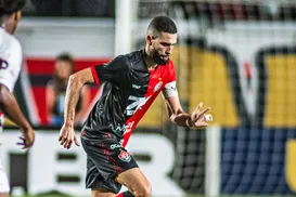 Vitória deixa de faturar R$ 7,5 milhões em negociação por Wagner Leonardo - Imagem